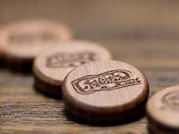 Accessoires en bois marqués entreprise